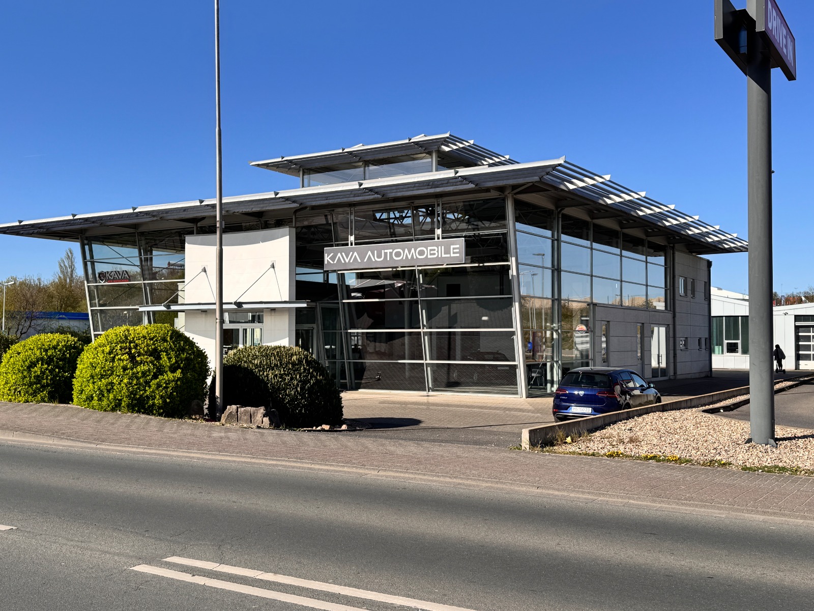 Moderne Werkstatt von Kava Automobile in Hückelhoven